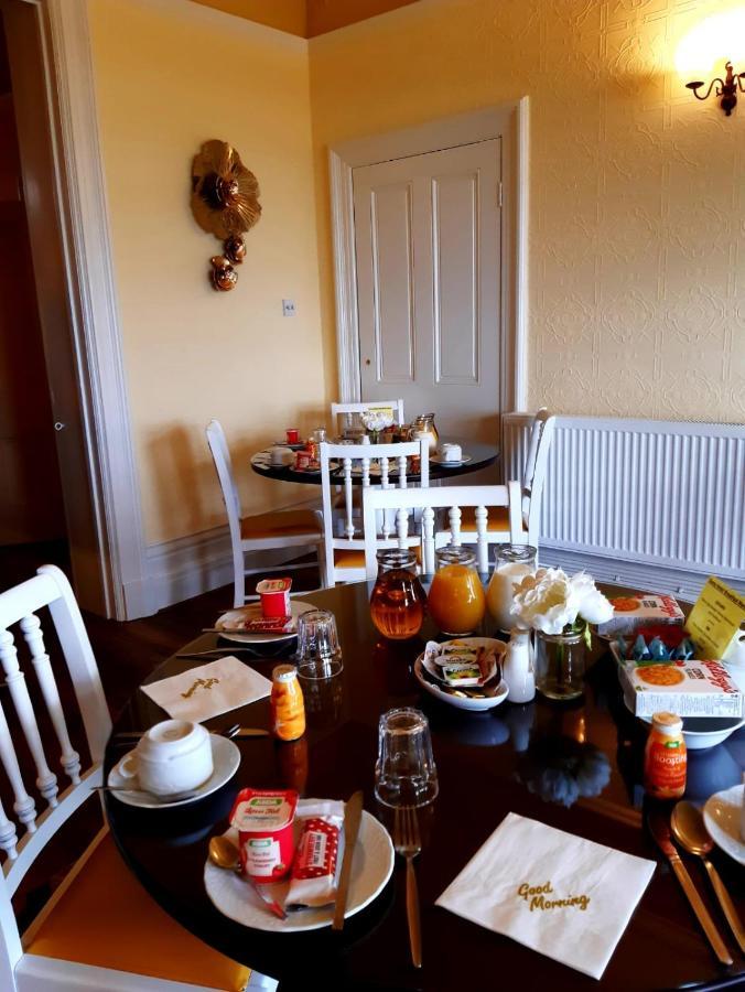 Savoy Hotel Fleetwood Bagian luar foto