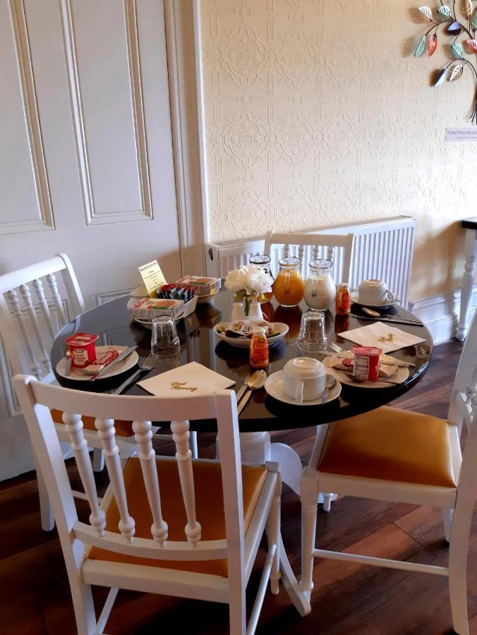 Savoy Hotel Fleetwood Bagian luar foto
