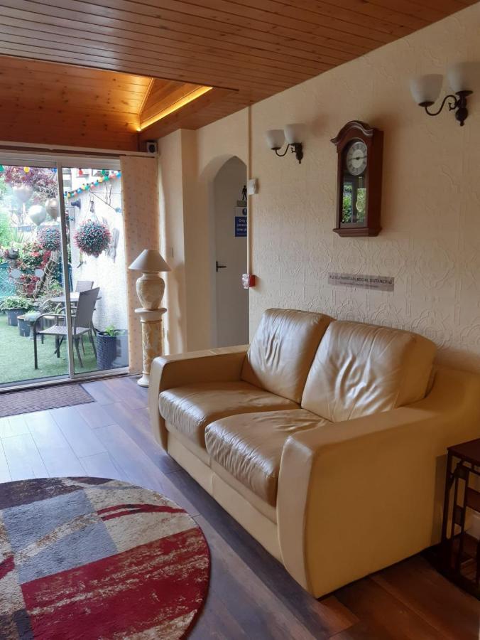 Savoy Hotel Fleetwood Bagian luar foto