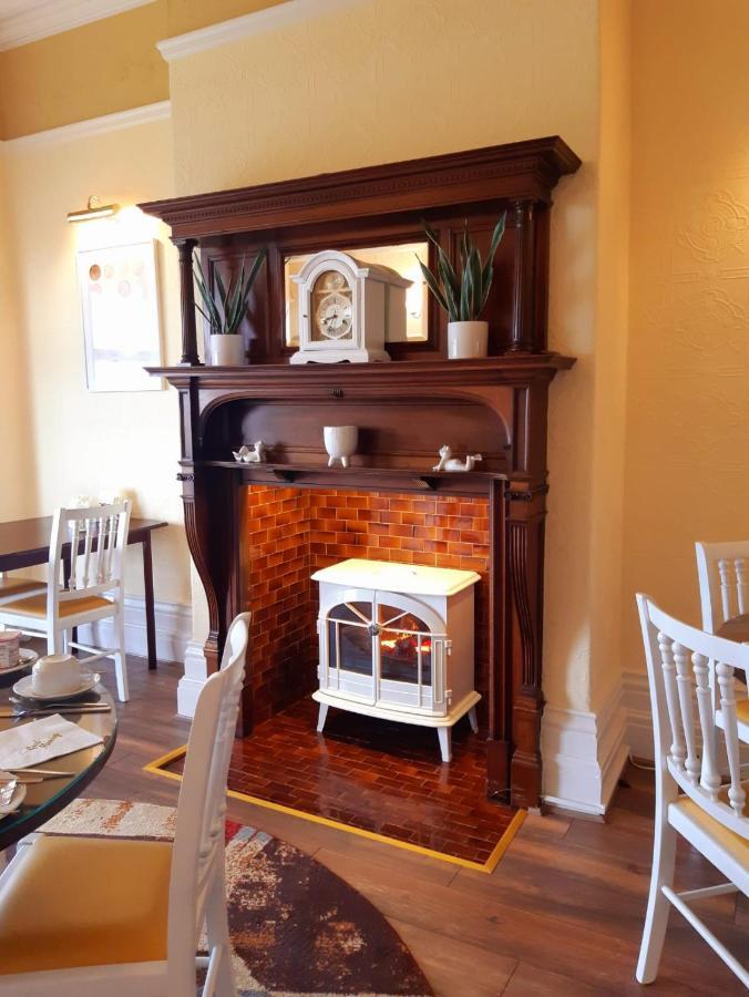 Savoy Hotel Fleetwood Bagian luar foto