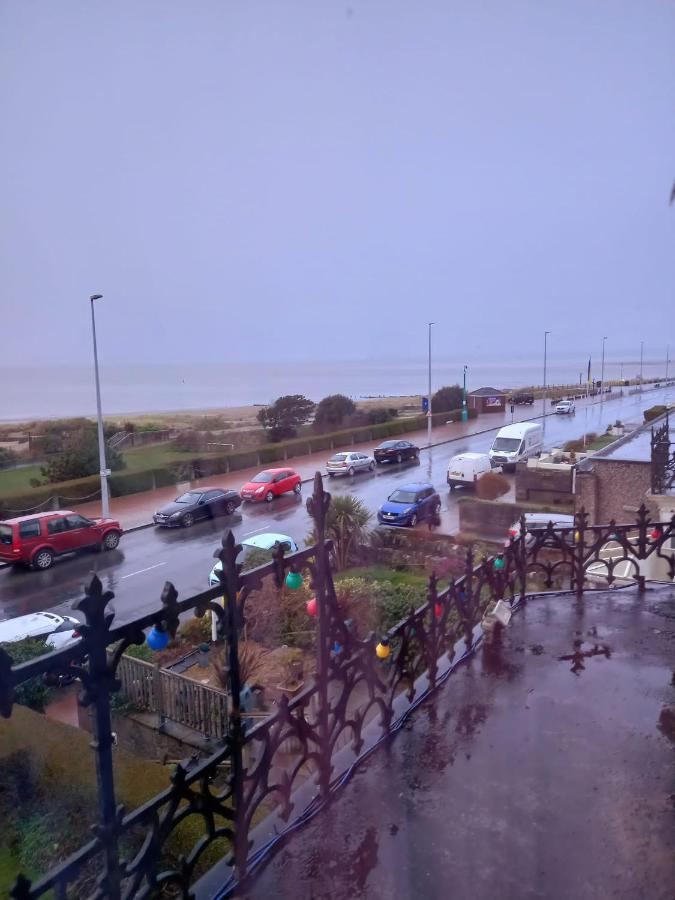 Savoy Hotel Fleetwood Bagian luar foto