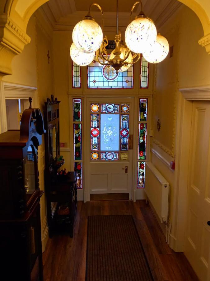 Savoy Hotel Fleetwood Bagian luar foto