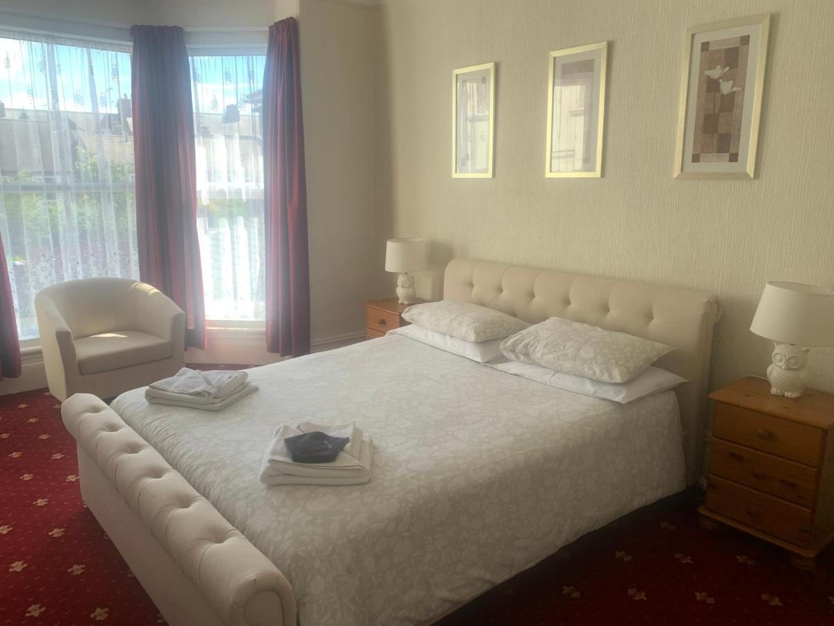 Savoy Hotel Fleetwood Bagian luar foto