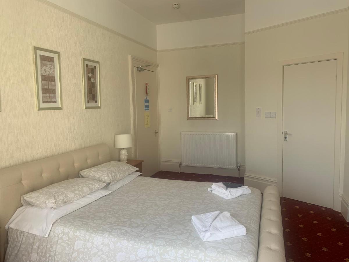 Savoy Hotel Fleetwood Bagian luar foto