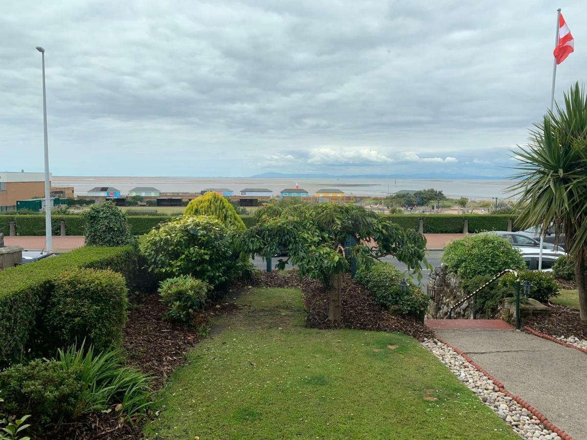 Savoy Hotel Fleetwood Bagian luar foto